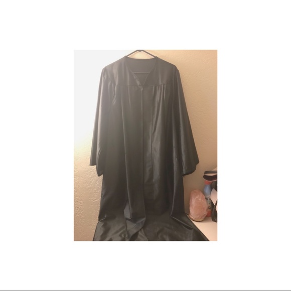 Black graduation gown - Picture 1 of 1